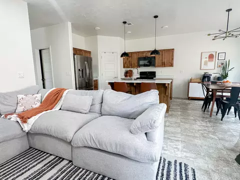 Living - 524 S Riverbed Dr, Washington, UT 84780 photo 1 of 2