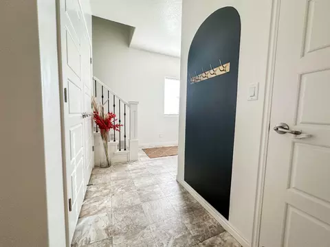 Entry Way - 524 S Riverbed Dr, Washington, UT 84780 photo 2 of 3