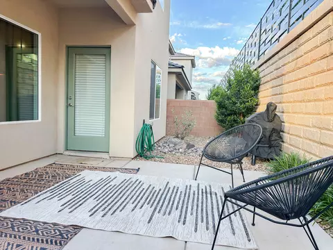 Exterior - 524 S Riverbed Dr, Washington, UT 84780 photo 2 of 2