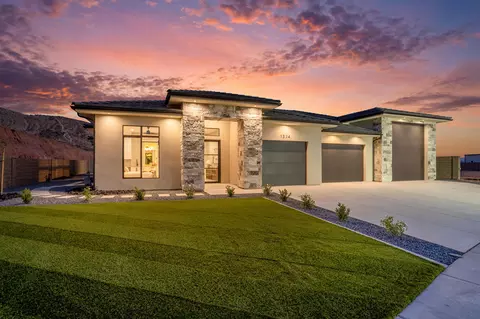 1374 E Pony Trl, Washington, UT 84780