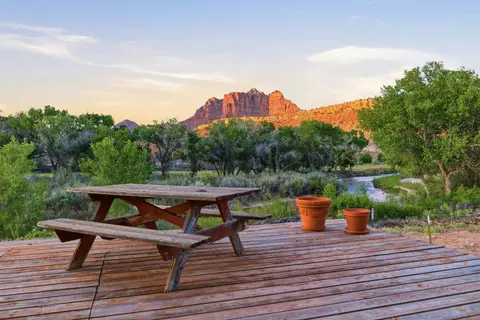 995 W 230 S, Rockville, UT 84763