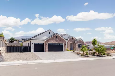 716 W Sunny Ledge Dr, Washington, UT 84780