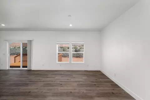 Living - 4175 E Mountain View Dr, Kanab, UT 84741 photo 5 of 8