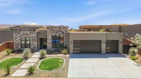 5409 W Copper Cliffs Way, Hurricane, UT 84737