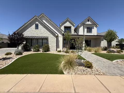 831 E Queensridge Dr, Washington, UT 84780