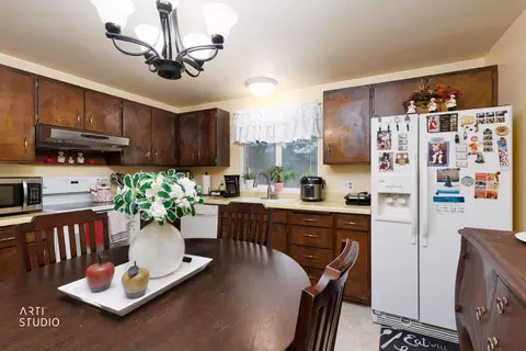 Kitchen - 1278 Chevy Chase Dr, Murray, UT 84117 photo 2 of 6