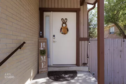 Entry Way - 1278 Chevy Chase Dr, Murray, UT 84117 photo 1 of 2