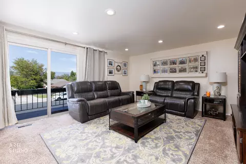 Living - 1278 Chevy Chase Dr, Murray, UT 84117 photo 3 of 5