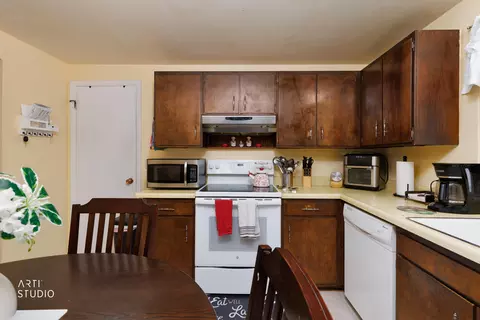 Kitchen - 1278 Chevy Chase Dr, Murray, UT 84117 photo 3 of 6