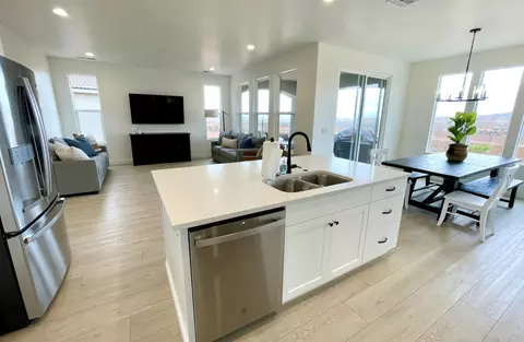 Kitchen - 1347 Paseos St, Washington, UT 84780 photo 2 of 2