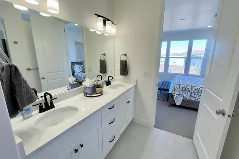 Bath - 1347 Paseos St, Washington, UT 84780 photo 3 of 7