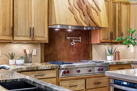 Kitchen - 1500 E Split Rock Dr UNIT 20, Ivins, UT 84738 photo 9 of 9