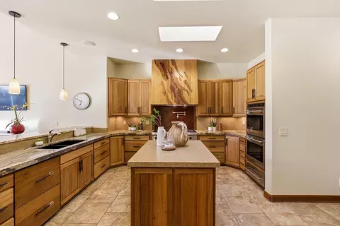Kitchen - 1500 E Split Rock Dr UNIT 20, Ivins, UT 84738 photo 5 of 9