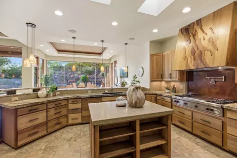 Kitchen - 1500 E Split Rock Dr UNIT 20, Ivins, UT 84738 photo 6 of 9