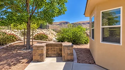 Exterior - 357 E 860 N, Hurricane, UT 84737 photo 1 of 4