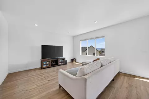 8726 Mineral Grove Dr, Magna, UT 84044