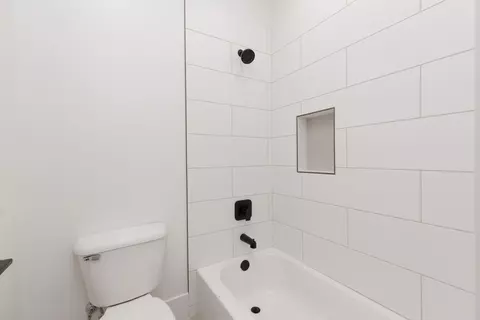 Bath - 594 E Pine St, Washington, UT 84780 photo 7 of 8