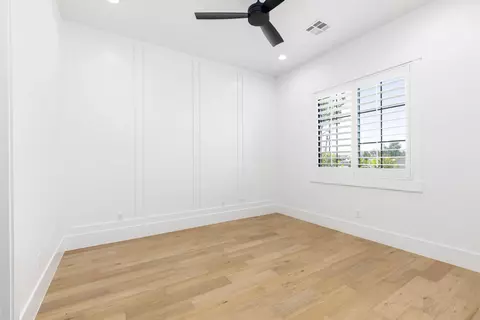 Bedroom - 594 E Pine St, Washington, UT 84780 photo 1 of 8
