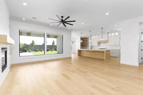 Living - 594 E Pine St, Washington, UT 84780 photo 1 of 2