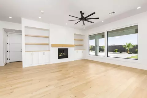 Living - 594 E Pine St, Washington, UT 84780 photo 2 of 2