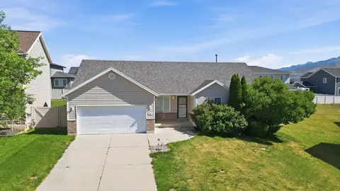 218 Jonathan Pl, Saratoga Springs, UT 84045