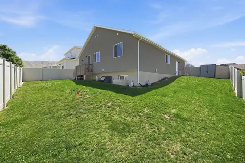 Exterior - 2303 E Tumbleweed Rd, Eagle Mountain, UT 84005 photo 5 of 6