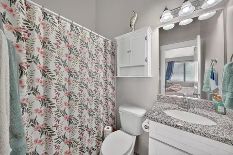 Bath - 2303 E Tumbleweed Rd, Eagle Mountain, UT 84005 photo 2 of 3
