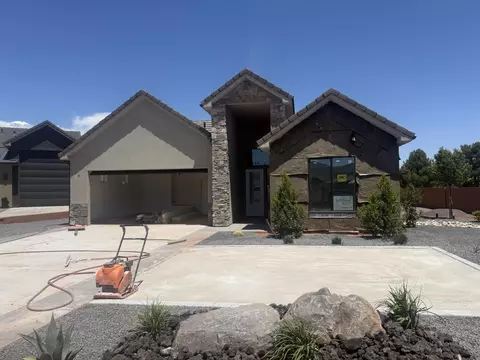 565 S Harmony Cir, Ivins, UT 84738