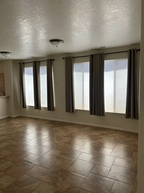 2196 N Silverstone Way, Washington, UT 84780