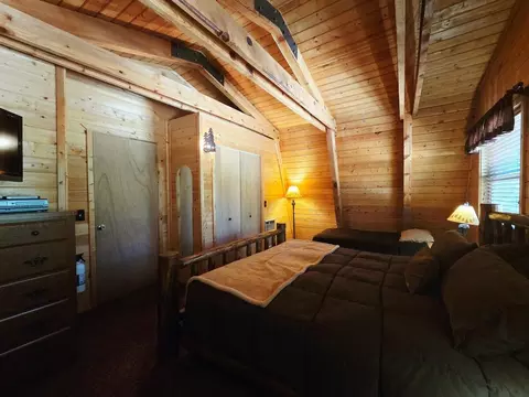 Bedroom - 95 E Rim Rd, Duck Creek Village, UT 84762 photo 2 of 4