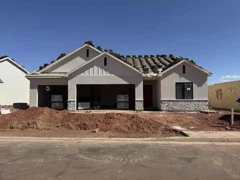 2002 N Creek Side Ct, Washington, UT 84780