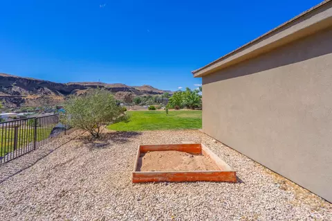 Exterior - 340 E 920 N, Hurricane, UT 84737 photo 15 of 15