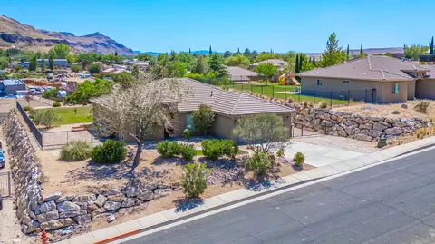 View/Area - 340 E 920 N, Hurricane, UT 84737 photo 2 of 7
