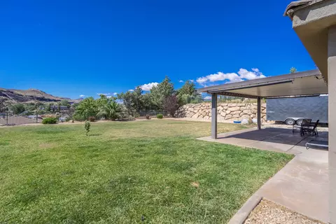Exterior - 340 E 920 N, Hurricane, UT 84737 photo 12 of 15