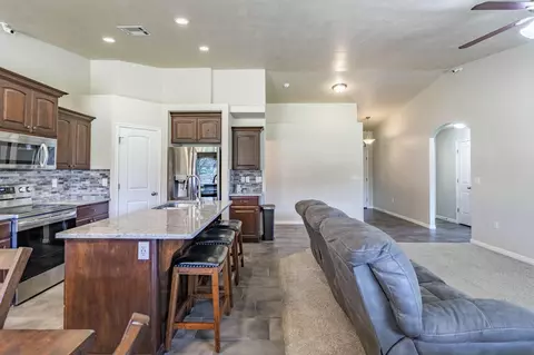 Entry Way - 340 E 920 N, Hurricane, UT 84737 photo 2 of 3