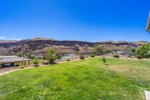 Exterior - 340 E 920 N, Hurricane, UT 84737 photo 11 of 15
