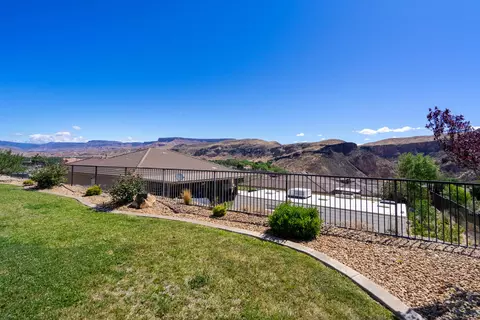 Exterior - 340 E 920 N, Hurricane, UT 84737 photo 9 of 15