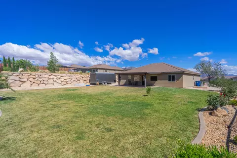 Exterior - 340 E 920 N, Hurricane, UT 84737 photo 13 of 15