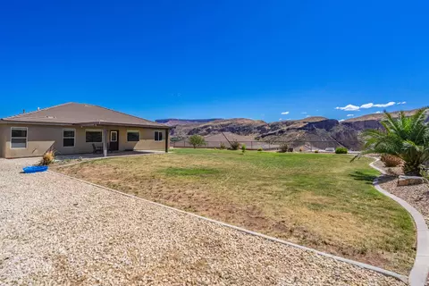 Exterior - 340 E 920 N, Hurricane, UT 84737 photo 10 of 15