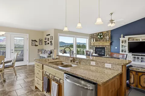 Kitchen - 731 S 800 E, New Harmony, UT 84757 photo 5 of 8
