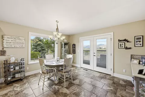 Dining - 731 S 800 E, New Harmony, UT 84757 photo 1 of 3