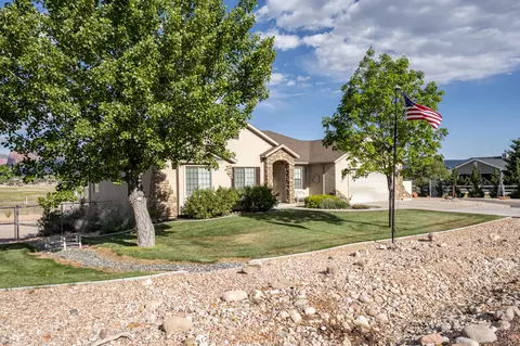 Exterior - 731 S 800 E, New Harmony, UT 84757 photo 3 of 17