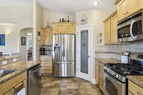 Kitchen - 731 S 800 E, New Harmony, UT 84757 photo 4 of 8
