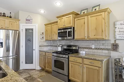 Kitchen - 731 S 800 E, New Harmony, UT 84757 photo 2 of 8