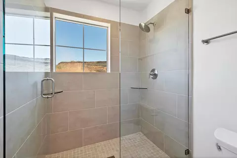 Bath - 2243 E Crestas Aly, Washington, UT 84780 photo 3 of 4
