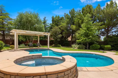 1530 S Southern Trails Cir, Washington, UT 84780