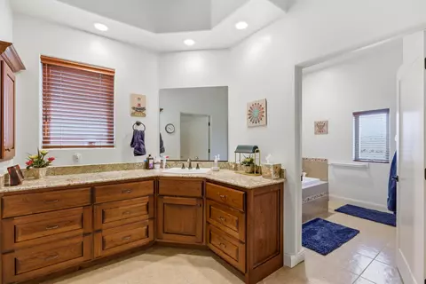 Bath - 2248 Southgate Hills Dr, Saint George, UT 84770 photo 1 of 7