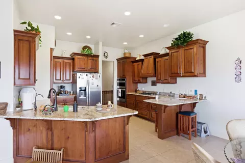 Kitchen - 2248 Southgate Hills Dr, Saint George, UT 84770 photo 5 of 5