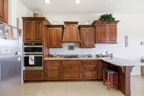Kitchen - 2248 Southgate Hills Dr, Saint George, UT 84770 photo 3 of 5