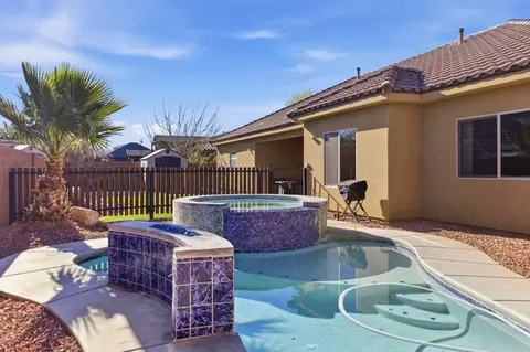 2527 S Wilson Dr, Hurricane, UT 84737